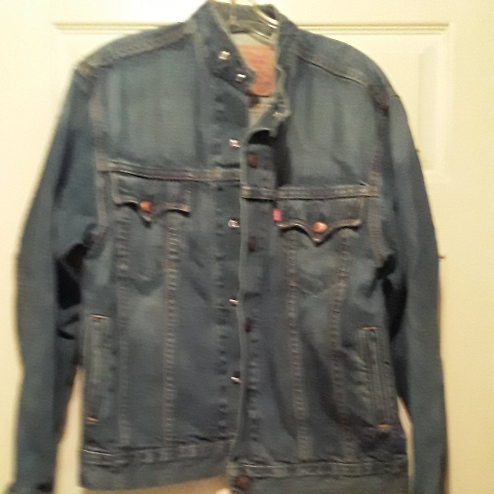 Levi's womens easy rider blue denim jacket size Sm.